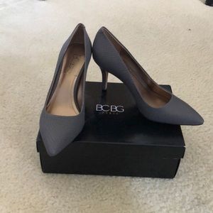 Grey BCBG 3inch Pump